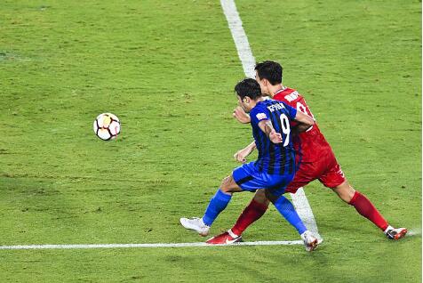 江苏苏宁0-0重庆斯威 苏宁2次进球被吹